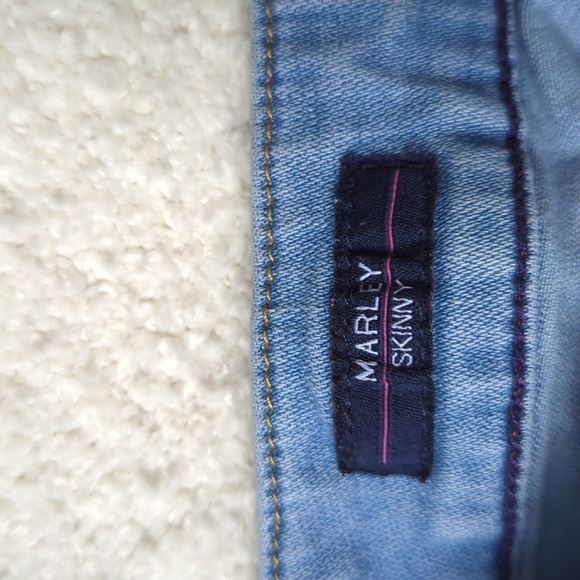 3 for $30. Vigoss skinny jeans - Picture 3 of 14